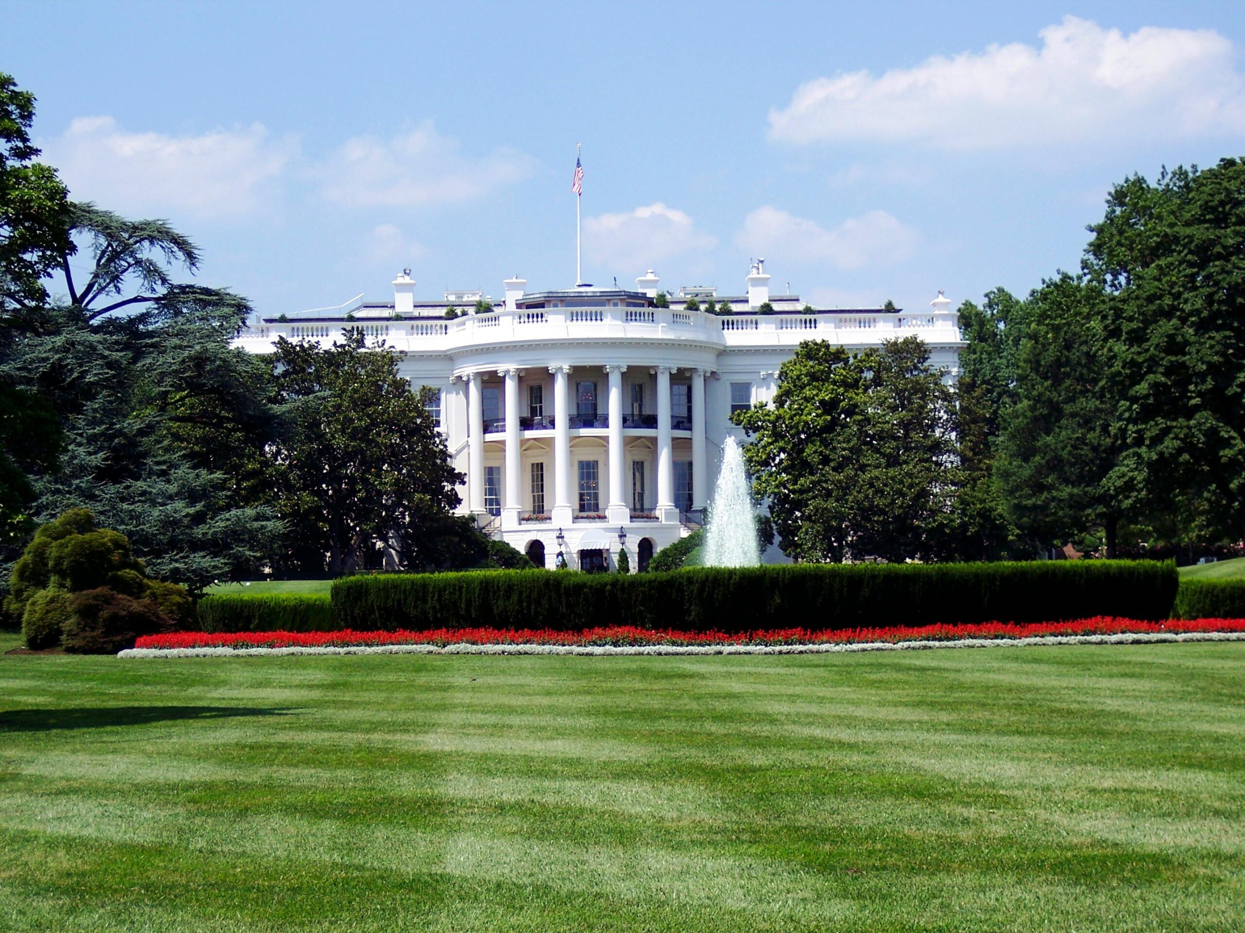 the white house and white house lawn