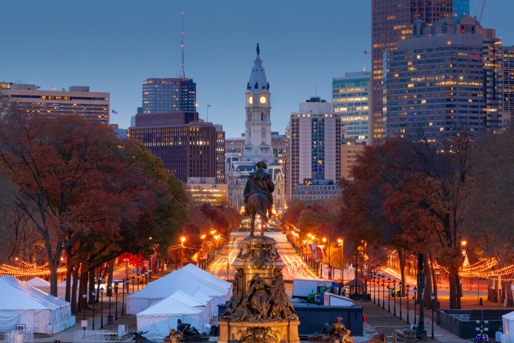 Philadelphia, Pennsylvania, USA in autumn overlooking Benjamin Franklin Parkway.